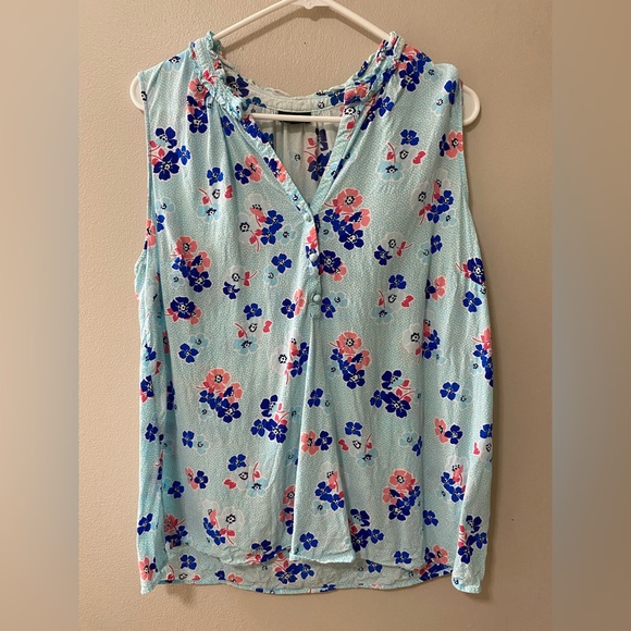 Talbots Tops - Talbots blouse womens 1x plus size ditsy floral blue popover top sleeveless
